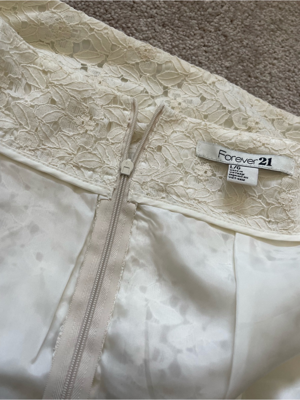 BRAND NEW 💛 F21 Feminine Lace Pencil Skirt - Picture 9 of 15